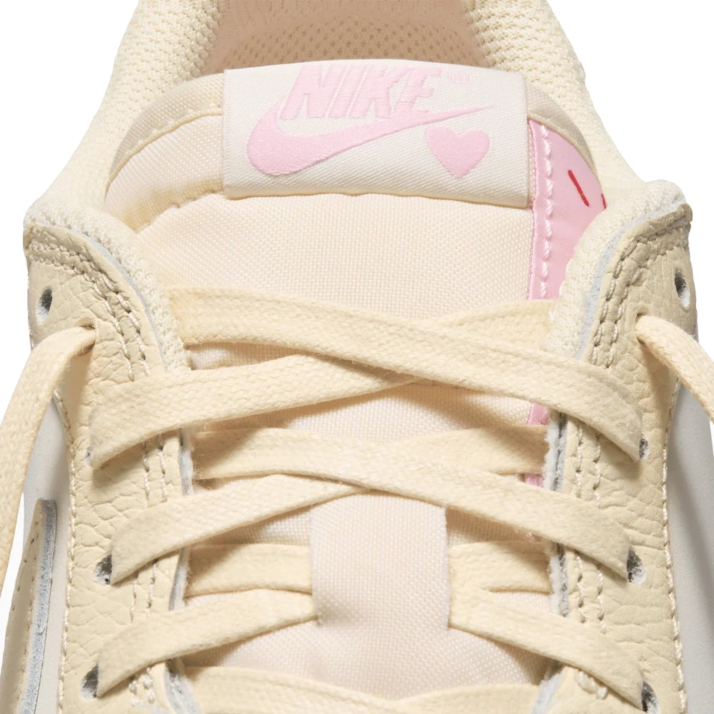 Air Jordan Retro 1 Low x Travis Scott Retro Shy Pink
