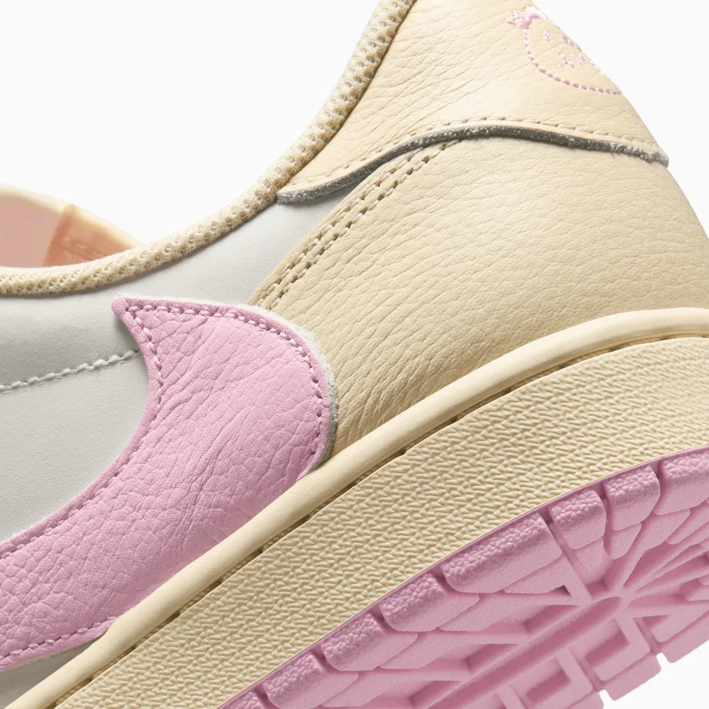 Air Jordan Retro 1 Low x Travis Scott Retro Shy Pink